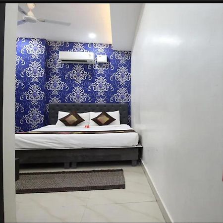 Hotel Cross Road By Wb Inn Unnao Exterior foto
