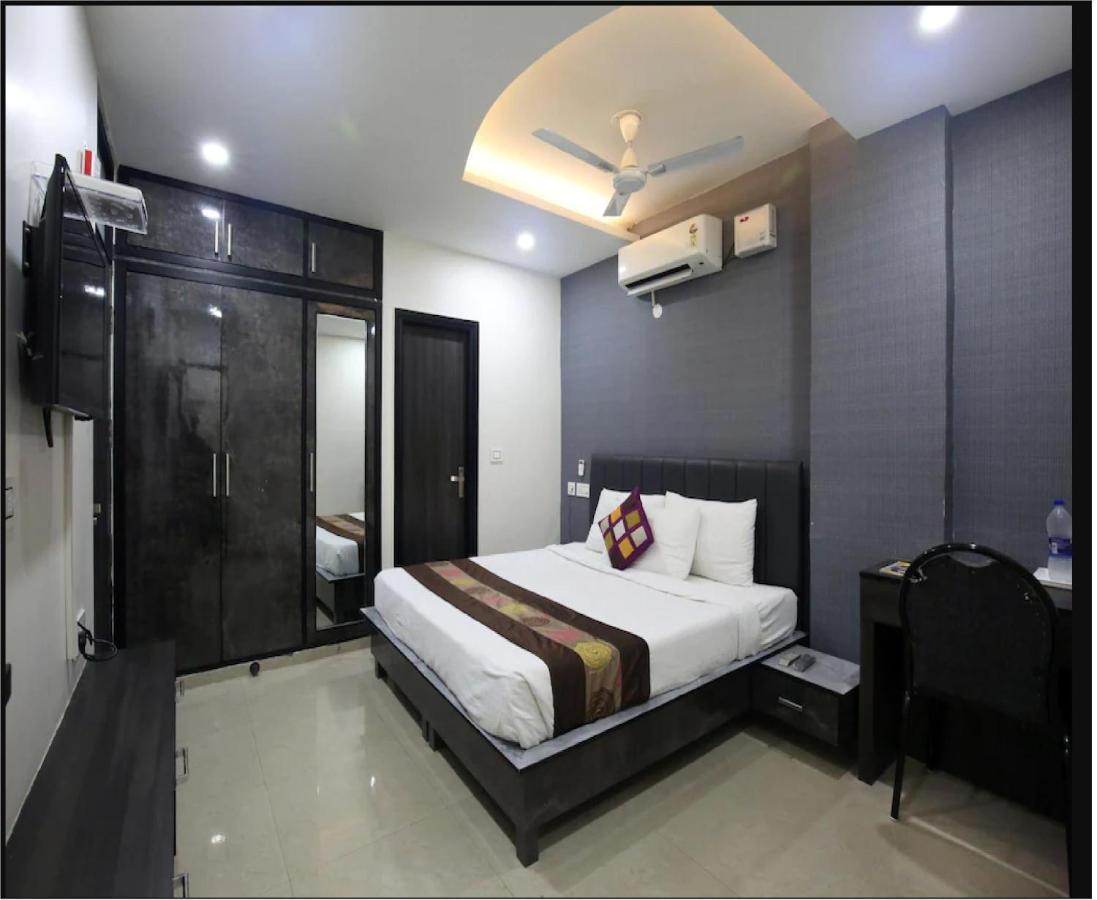 Hotel Cross Road By Wb Inn Unnao Exterior foto