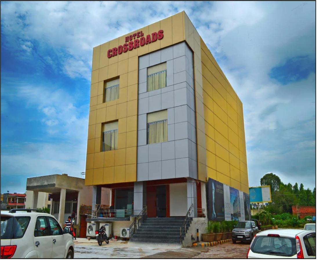 Hotel Cross Road By Wb Inn Unnao Exterior foto