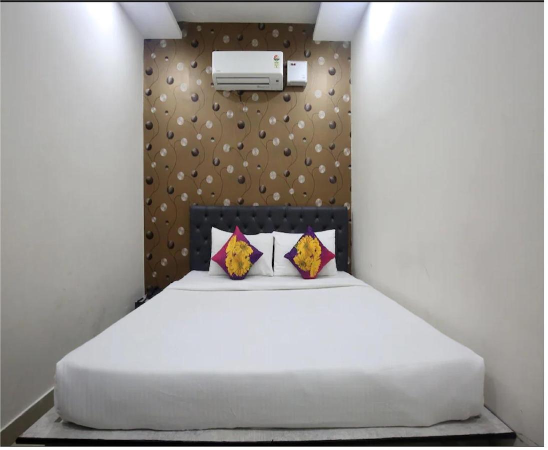 Hotel Cross Road By Wb Inn Unnao Exterior foto